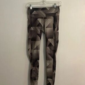 Athleta Brown/Tan Geometric pattern leggings, size XS